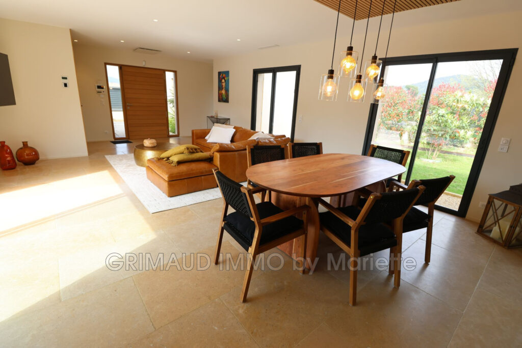 belle villa recente avec piscine et 4 chambres – 5 pièces – 4 chambres – 165.00 m²