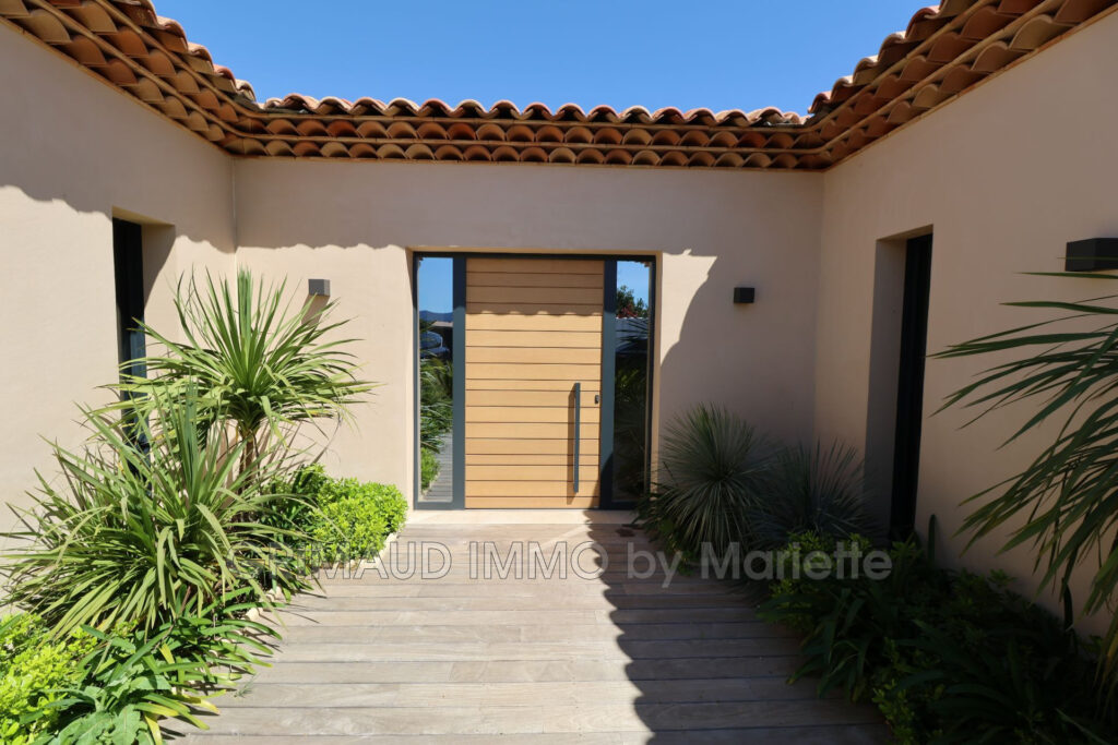 belle villa recente avec piscine et 4 chambres – 5 pièces – 4 chambres – 165.00 m²