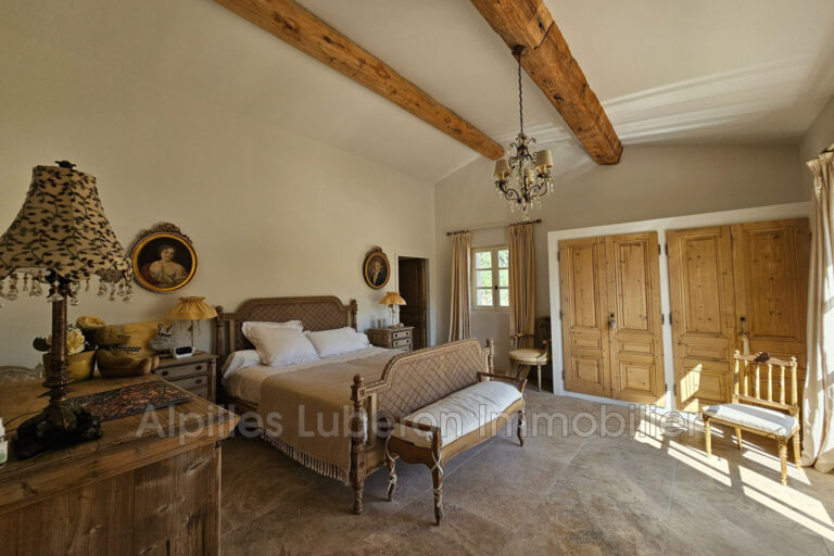 vente maison de caractère 6 Pièce(s) – 6 pièces – 5 chambres – 210.92 m²