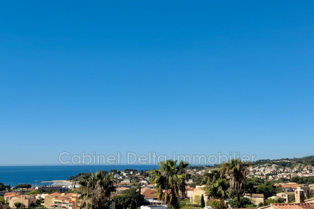 VILLA AVEC VUE MER  – 7 pièces – 5 chambres – 176.00 m²