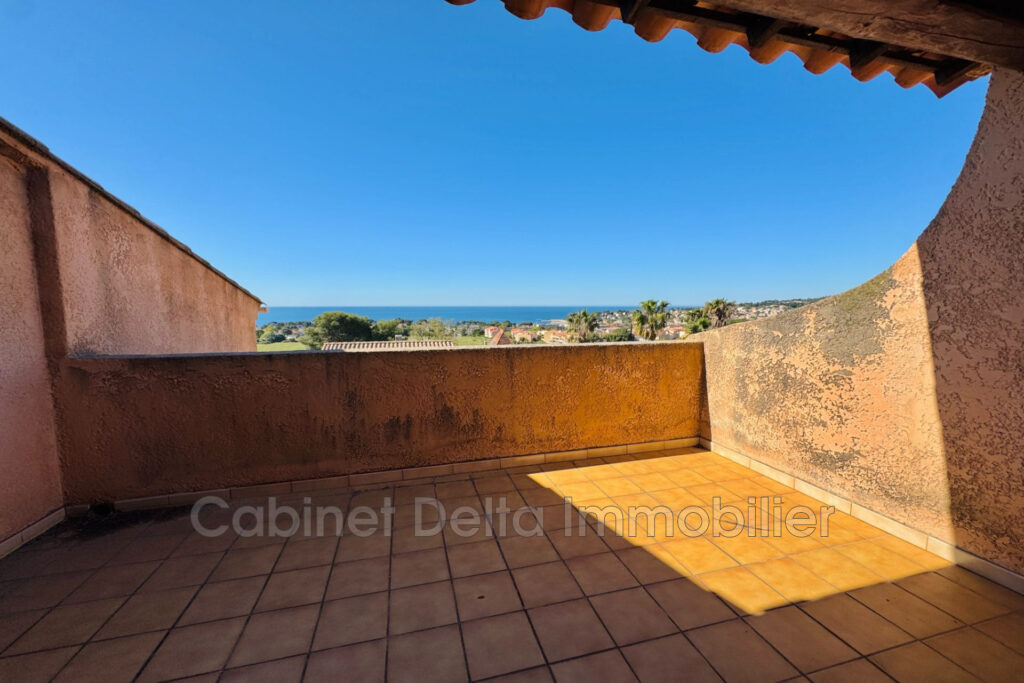 VILLA AVEC VUE MER  – 7 pièces – 5 chambres – 176.00 m²