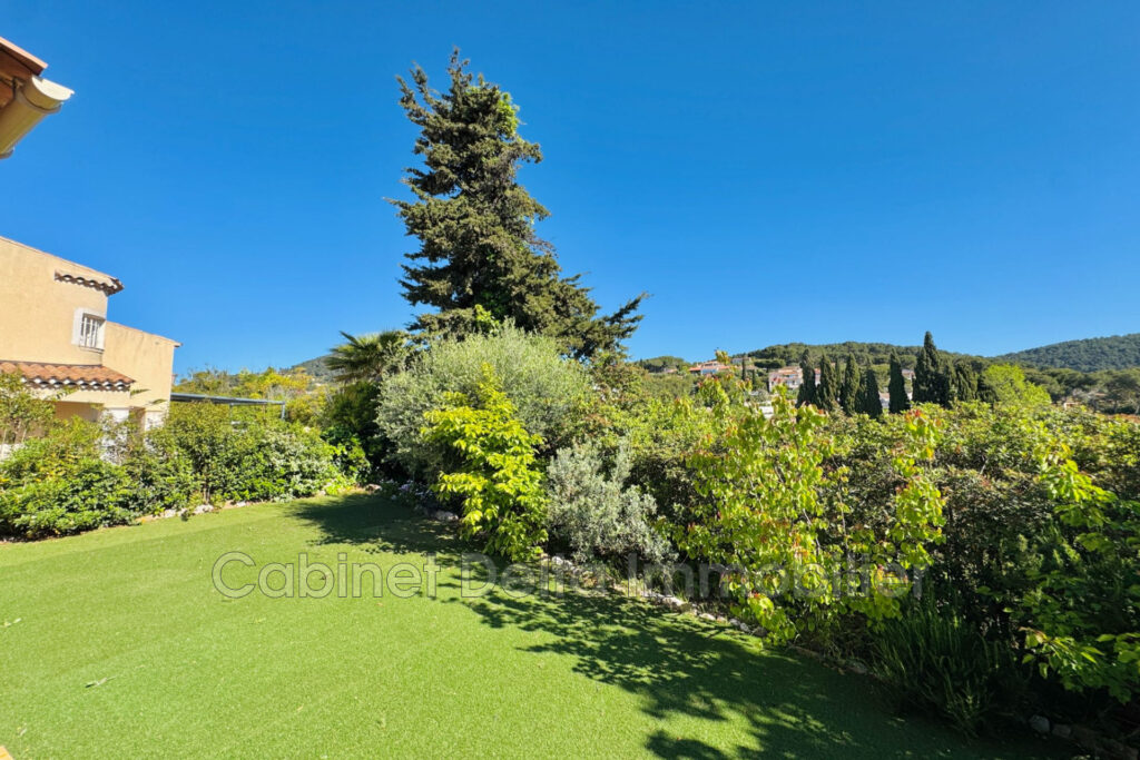 VILLA AVEC VUE MER  – 7 pièces – 5 chambres – 176.00 m²