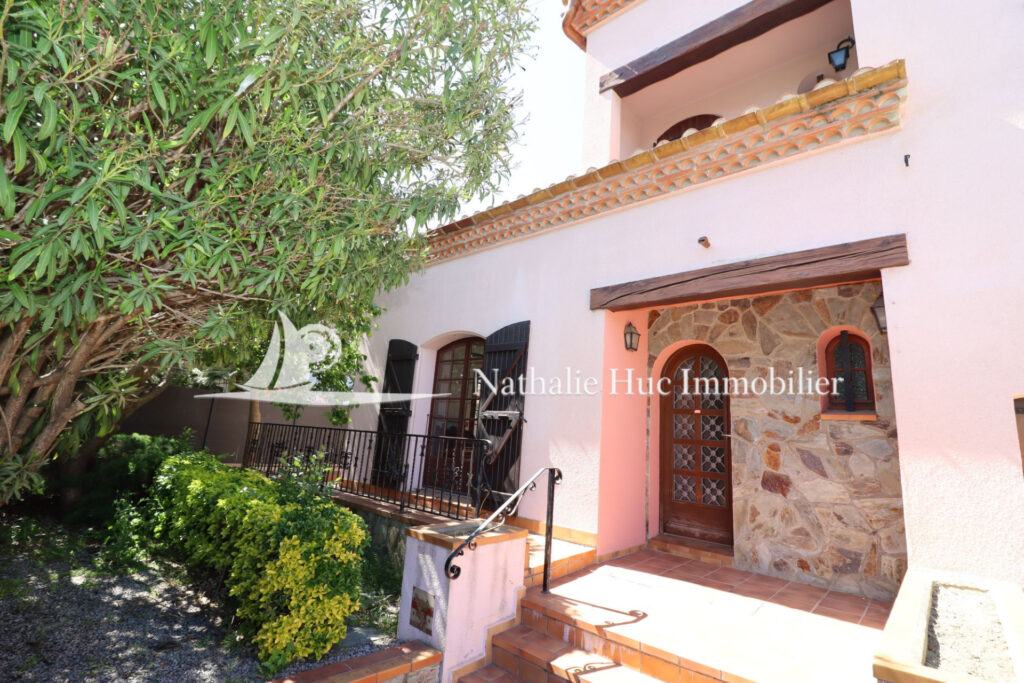 vente maison de ville 8 Pièce(s) – 8 pièces – 6 chambres – 238.00 m²