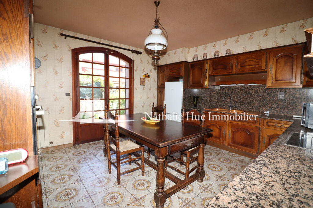 vente maison de ville 8 Pièce(s) – 8 pièces – 6 chambres – 238.00 m²