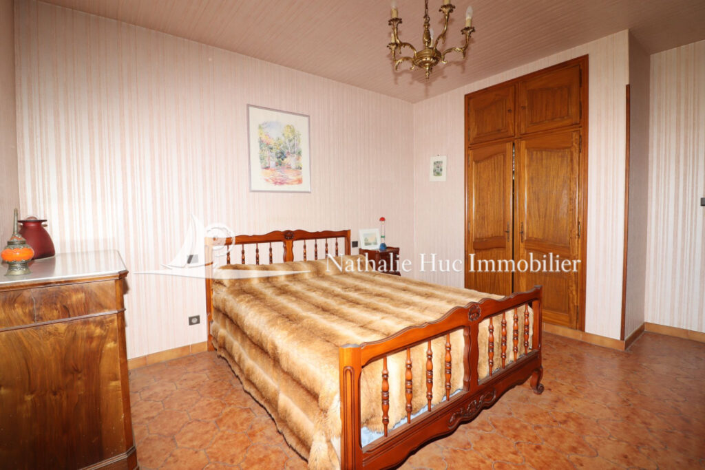 vente maison de ville 8 Pièce(s) – 8 pièces – 6 chambres – 238.00 m²