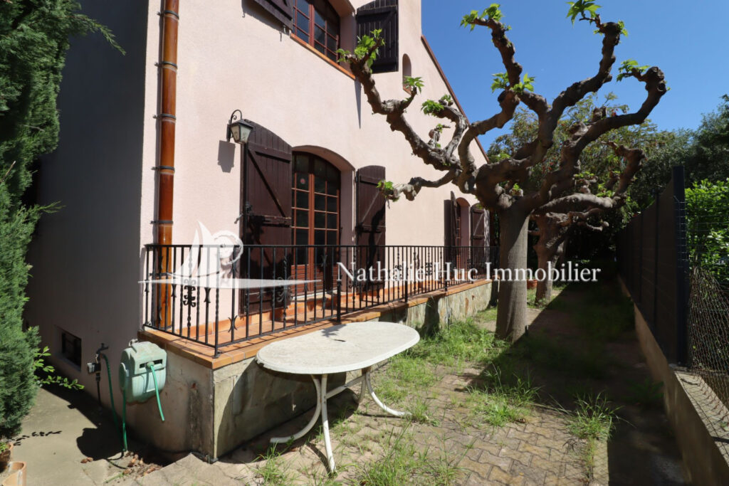 vente maison de ville 8 Pièce(s) – 8 pièces – 6 chambres – 238.00 m²