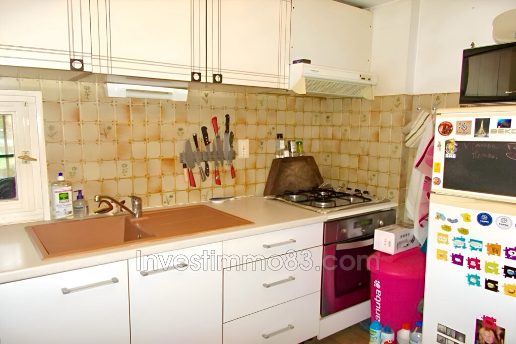 Au coeur de BEAUMONT DE PERTUIS, Dans une petite copropriété,  – 4 pièces – 3 chambres – 75.00 m²