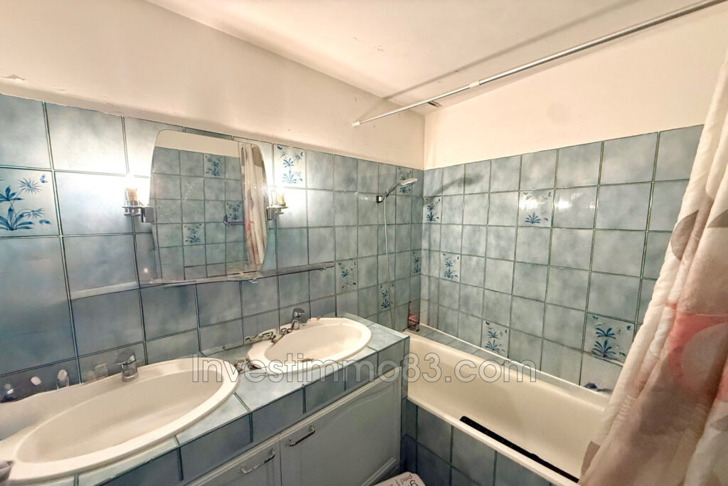 Au coeur de BEAUMONT DE PERTUIS, Dans une petite copropriété,  – 4 pièces – 3 chambres – 75.00 m²