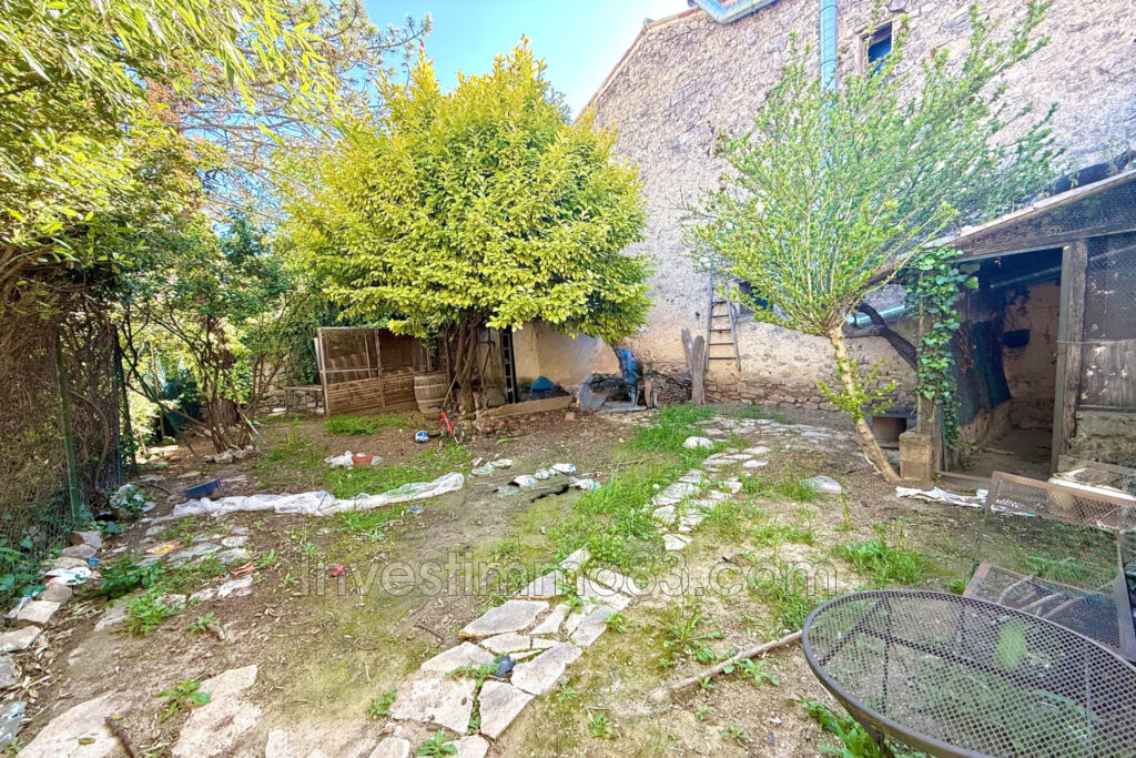 Au coeur de BEAUMONT DE PERTUIS, Dans une petite copropriété,  – 4 pièces – 3 chambres – 75.00 m²