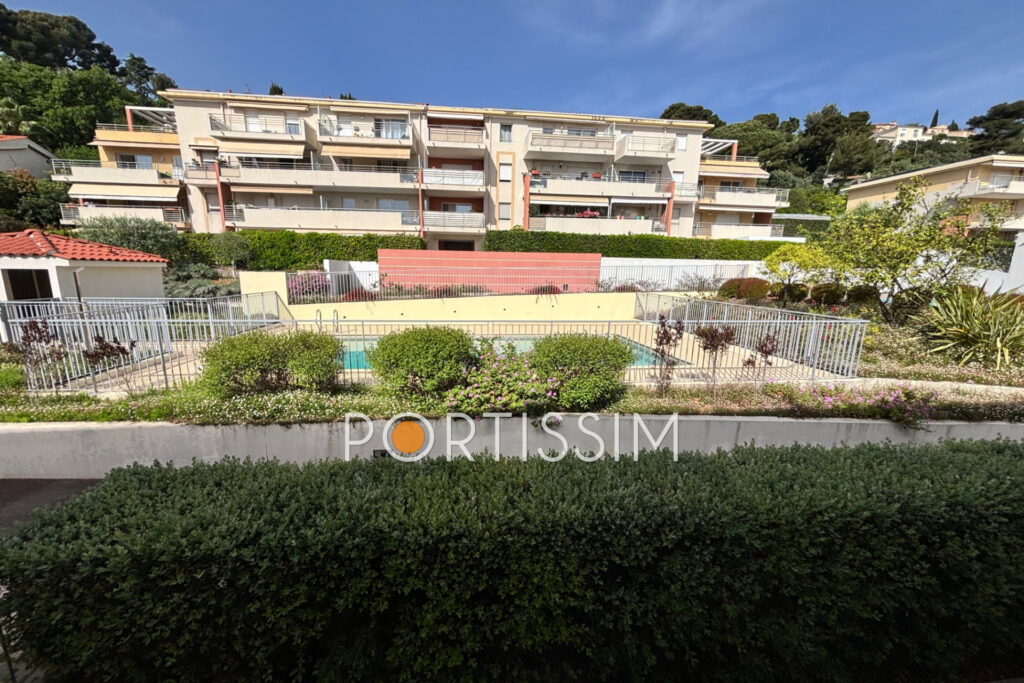 Saint-Laurent-Du-Var / appartement 2 pièces garage / proche co – 2 pièces – 1 chambre – 47.00 m²