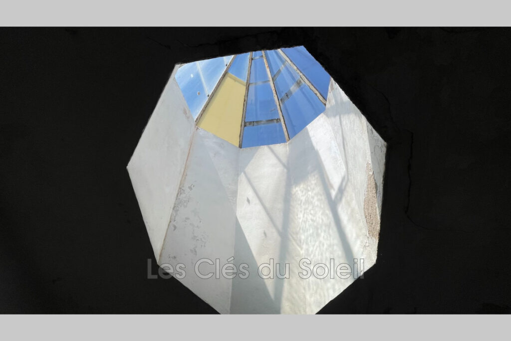 BRIGNOLES CENTRE  MAISON DE CARACTÈRE SUR 1 137 m² DE TERRAI – 14 pièces – 12 chambres – 357.00 m²