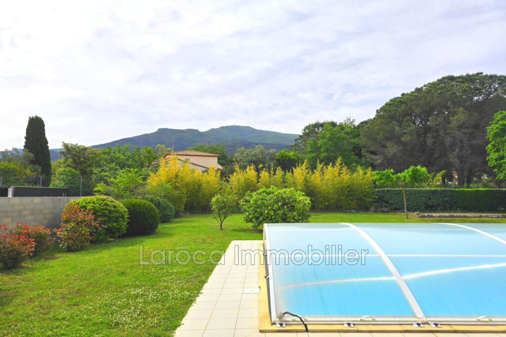 Achat villa à Laroque des Albères – 9 pièces – 8 chambres – 258.00 m²