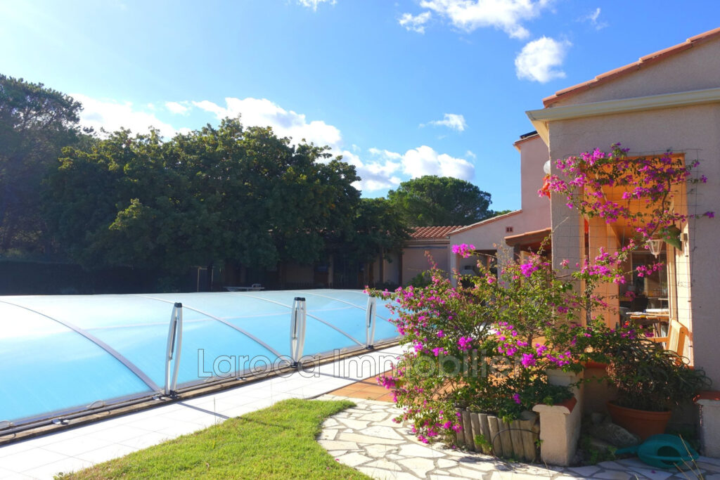 Achat villa à Laroque des Albères – 9 pièces – 8 chambres – 258.00 m²