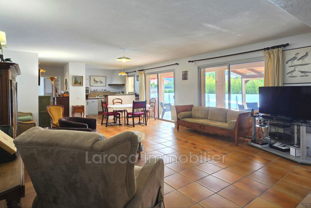 Achat villa à Laroque des Albères – 9 pièces – 8 chambres – 258.00 m²
