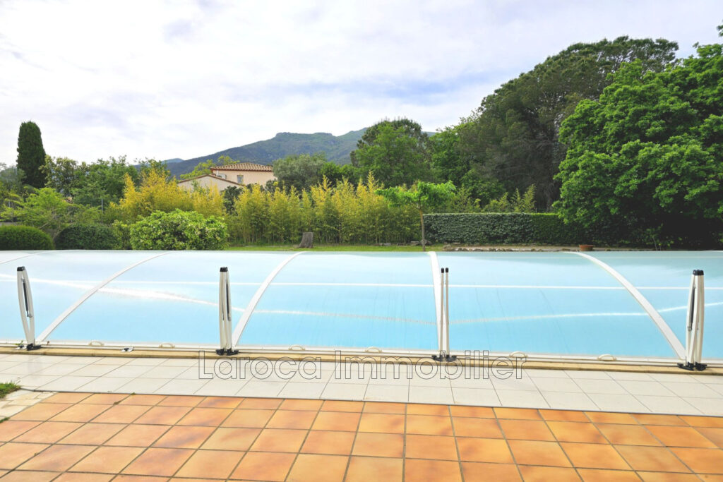 Achat villa à Laroque des Albères – 9 pièces – 8 chambres – 258.00 m²