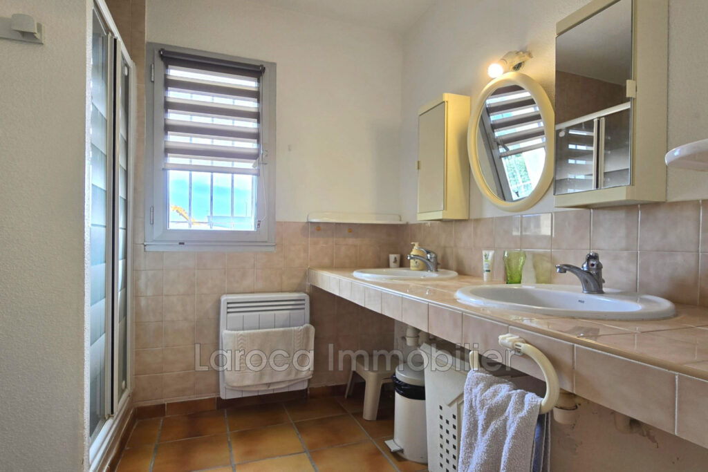 Achat villa à Laroque des Albères – 9 pièces – 8 chambres – 258.00 m²