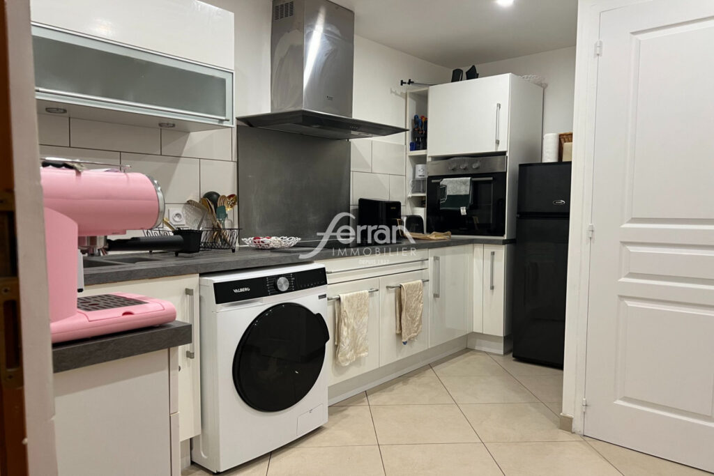 A vendre La Motte, T2 d’environ 45 m2 vendu loué. – 2 pièces – 1 chambre – 45.17 m²