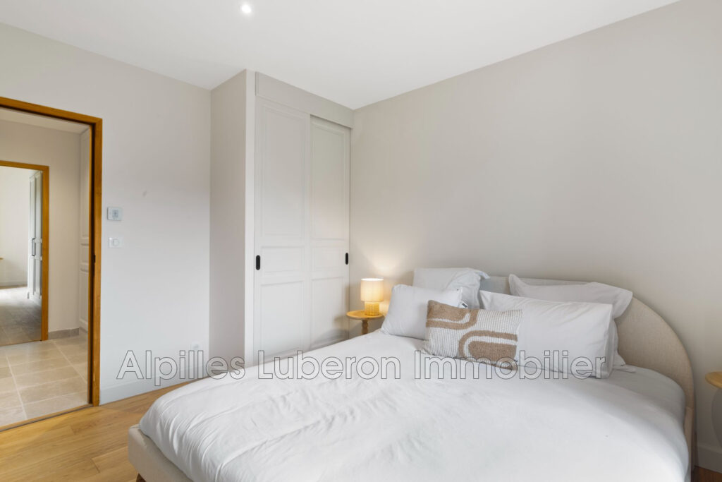 location saisonnière mas 8 Pièce(s) – 8 pièces – 6 chambres – 300.00 m²