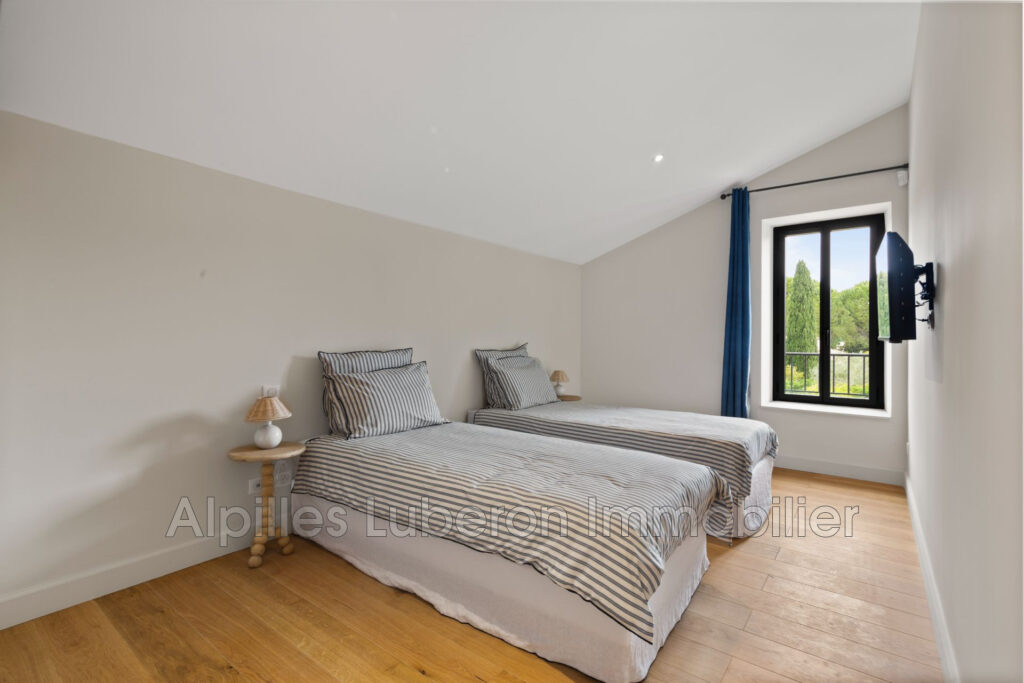 location saisonnière mas 8 Pièce(s) – 8 pièces – 6 chambres – 300.00 m²