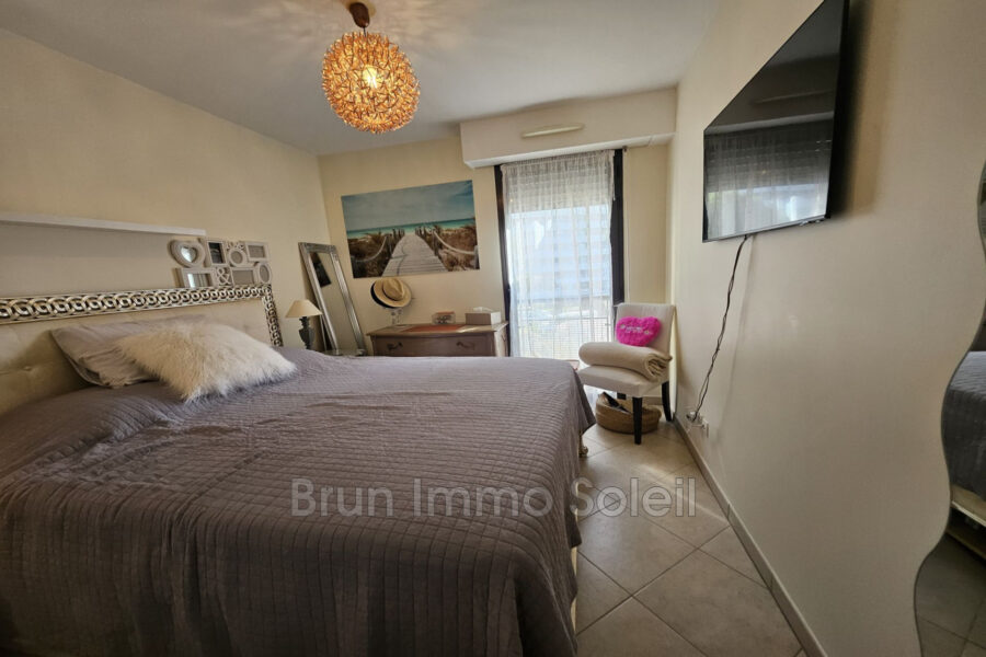 Appartement à vendre à Villeneuve-loubet — Vue marina & port — photo 2