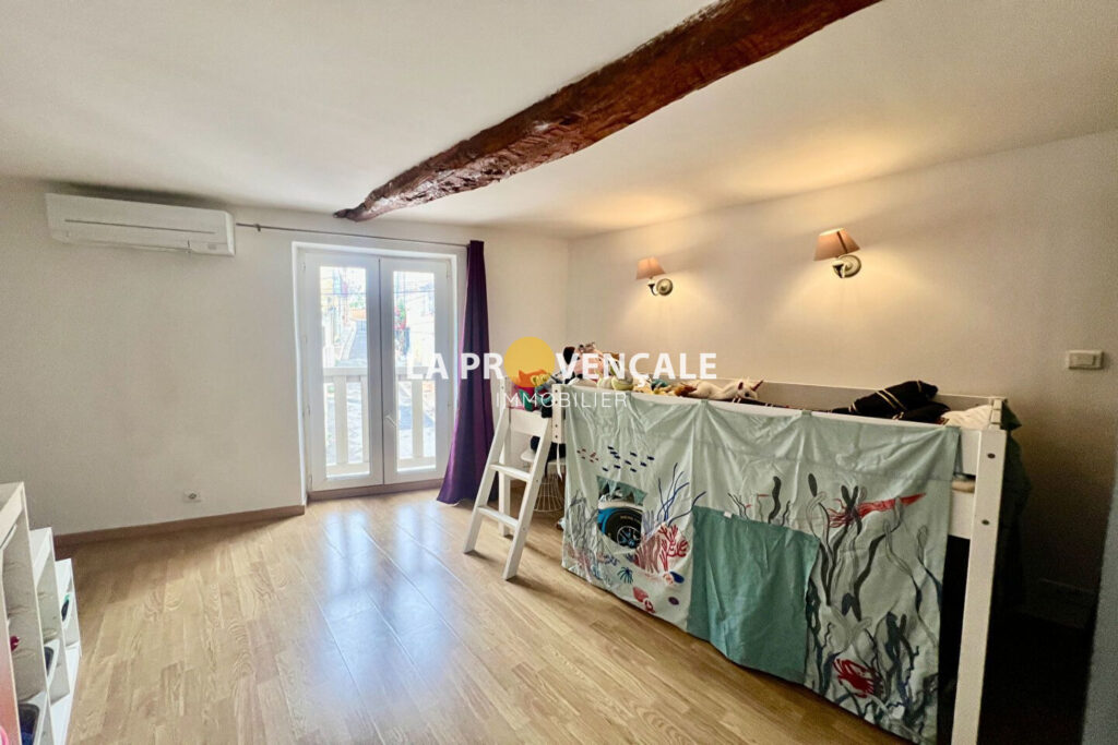 vente maison de village 3 Pièce(s) – 3 pièces – 2 chambres – 63.61 m²