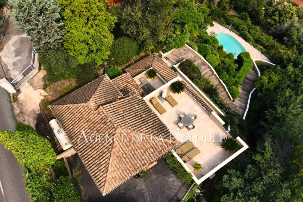 vente villa provençale 6 Pièce(s) – 6 pièces – 5 chambres – 160.00 m²