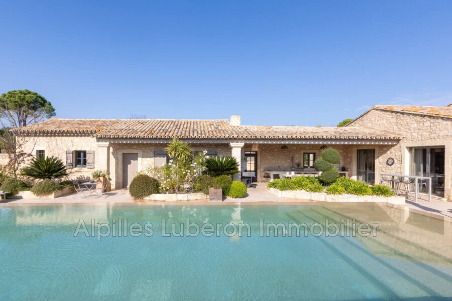 Maison à louer à Saint-rémy-de-provence
