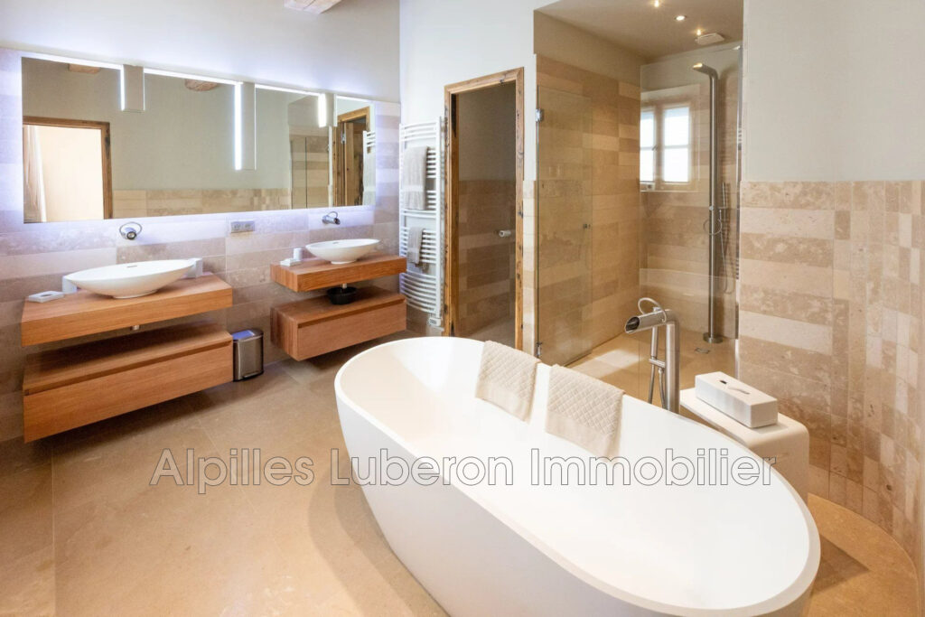 location saisonnière propriété 7 Pièce(s) – 7 pièces – 5 chambres – 300.00 m²