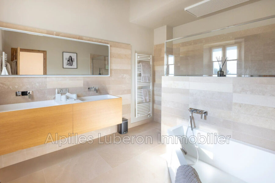 Maison à louer à Saint-rémy-de-provence
