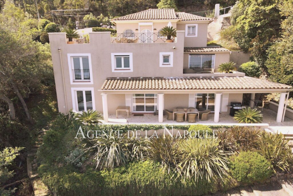 vente villa provençale 6 Pièce(s) – 6 pièces – 5 chambres – 160.00 m²