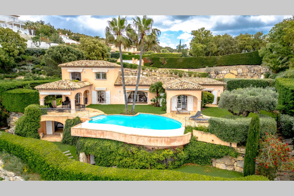 vente villa 5 Pièce(s) – 5 pièces – 4 chambres – 200.00 m²