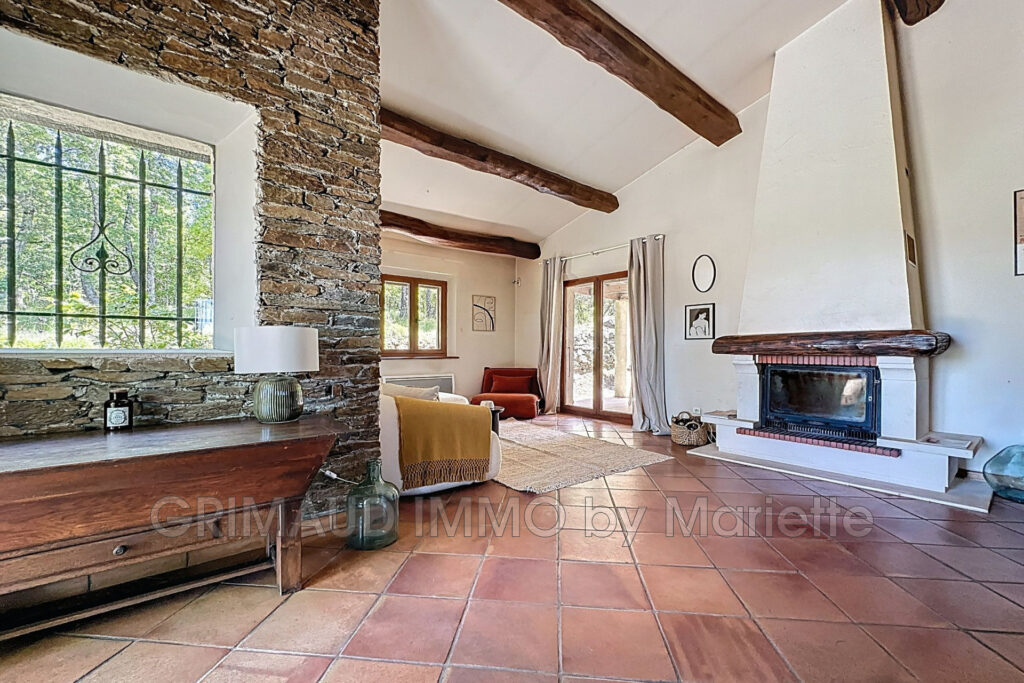 Maison familiale avec piscine et terrain de 5000 m² – 5 pièces – 4 chambres – 101.81 m²