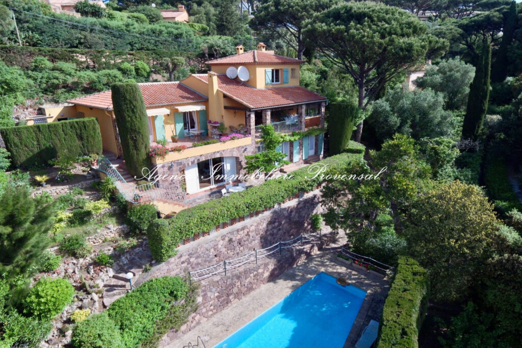 vente villa 7 Pièce(s) – 7 pièces – 5 chambres – 184.27 m²