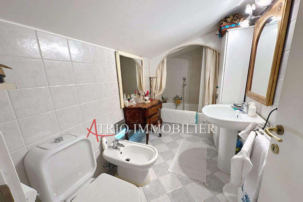 Exceptionnel ! Dans un cadre absolument unique, perché au-dess – 2 pièces – 1 chambre – 54.34 m²