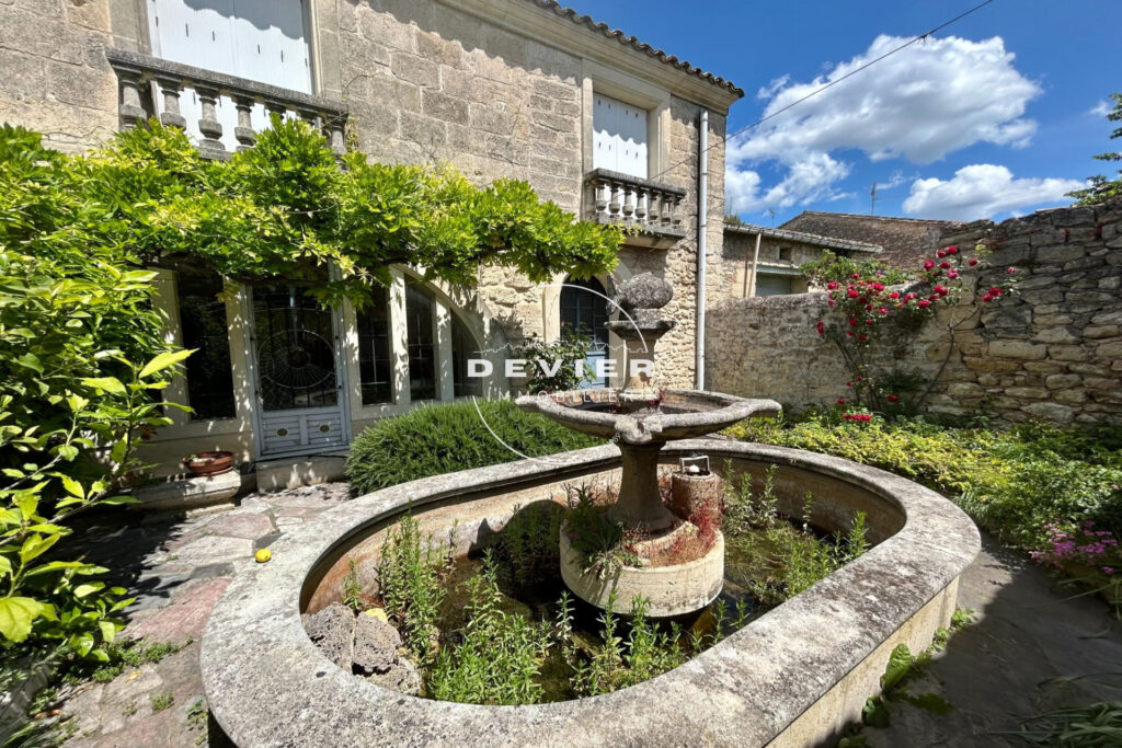 vente maison de caractère 6 Pièce(s) – 6 pièces – 4 chambres – 150.00 m²