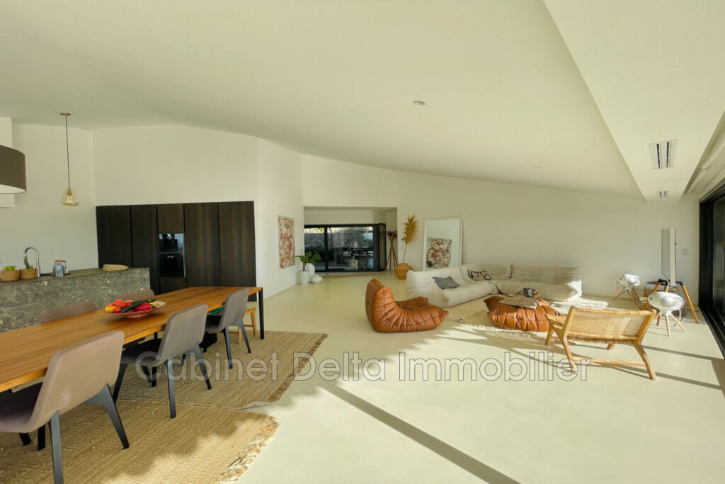 VILLA Maurice SAUZET  – 5 pièces – 4 chambres – 280.00 m²