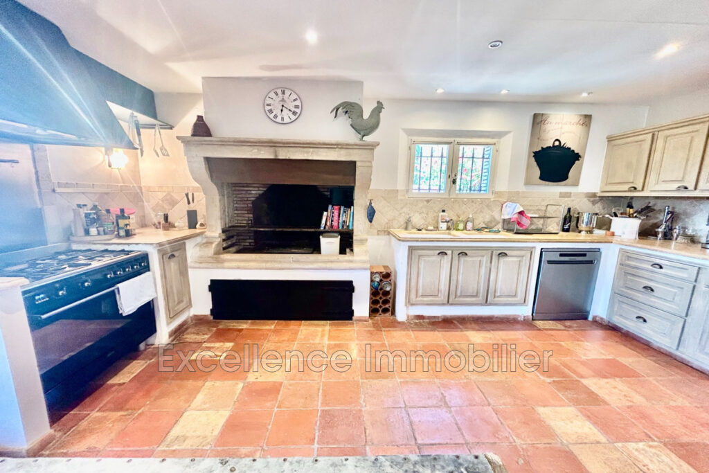 vente propriété 10 Pièce(s) – 10 pièces – 6 chambres – 300.00 m²