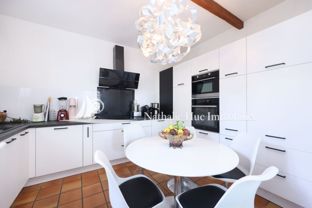 vente maison 7 Pièce(s) – 7 pièces – 7 chambres – 300.00 m²