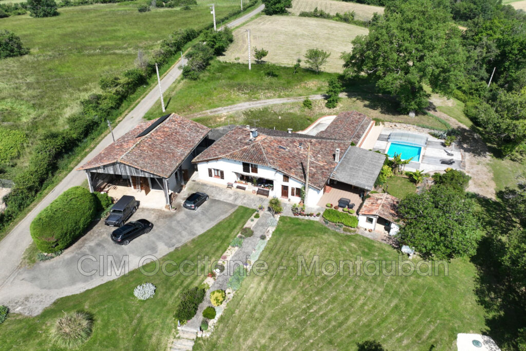 vente Gîtes 8 Pièce(s) – 8 pièces – 8 chambres – 275.00 m²