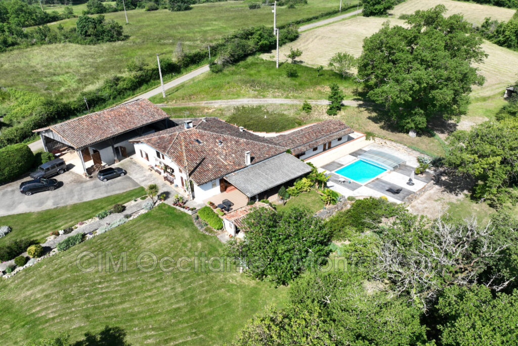 vente Gîtes 8 Pièce(s) – 8 pièces – 8 chambres – 275.00 m²