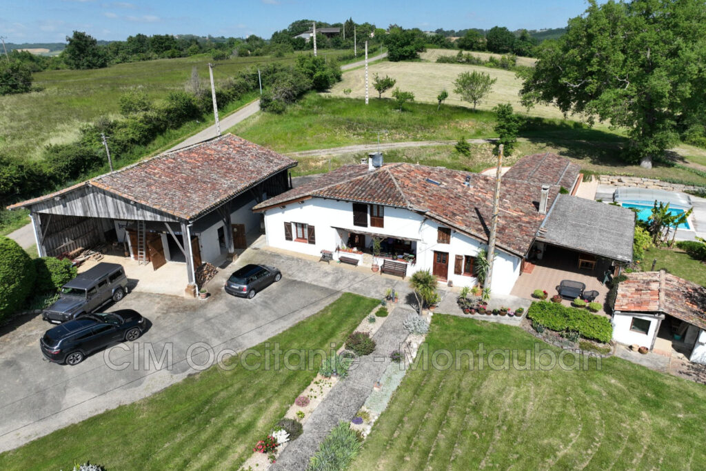 vente Gîtes 8 Pièce(s) – 8 pièces – 8 chambres – 275.00 m²