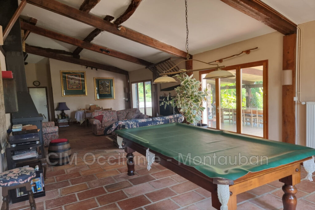 vente Gîtes 8 Pièce(s) – 8 pièces – 8 chambres – 275.00 m²