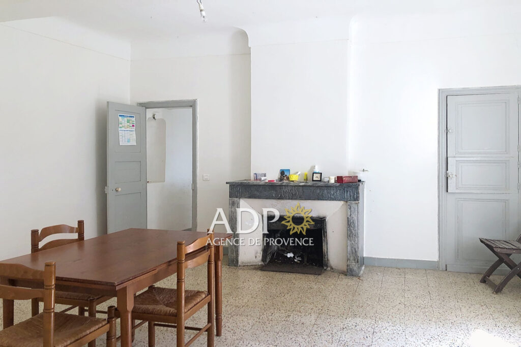 vente maison 8 Pièce(s) – 8 pièces – 5 chambres – 186.00 m²