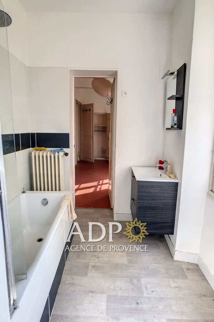 vente maison 8 Pièce(s) – 8 pièces – 5 chambres – 186.00 m²