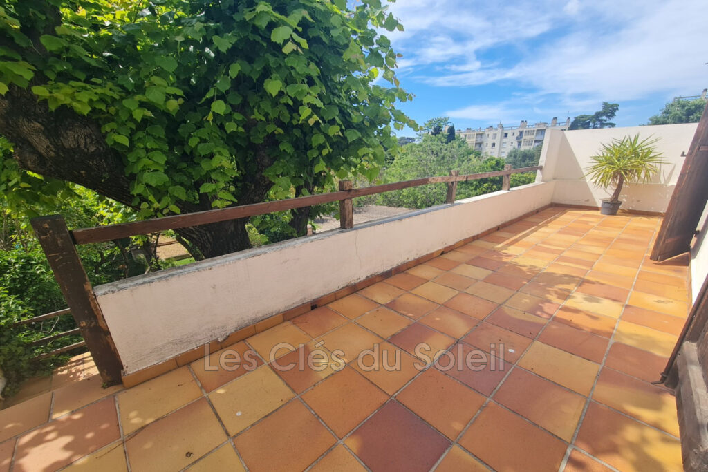 vente villa 7 Pièce(s) – 7 pièces – 6 chambres – 128.00 m²
