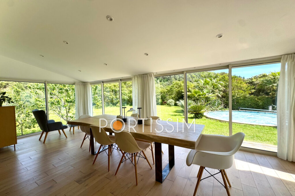 Nice Hauteur villa individuelle de plain-pied dans la nature à – 4 pièces – 3 chambres – 115.00 m²