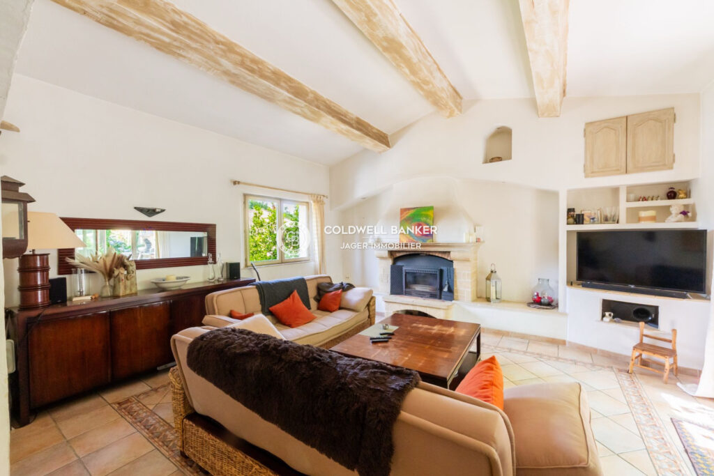 vente maison 7 Pièce(s) – 7 pièces – 6 chambres – 217.77 m²