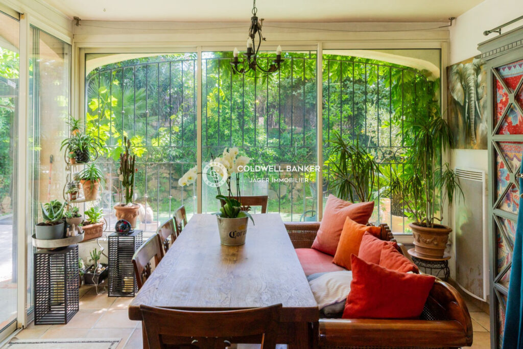 vente maison 7 Pièce(s) – 7 pièces – 6 chambres – 217.77 m²