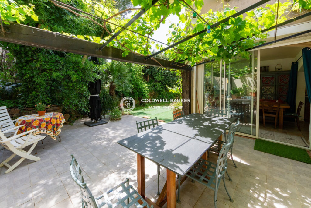 vente maison 7 Pièce(s) – 7 pièces – 6 chambres – 217.77 m²