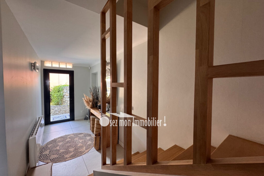 vente villa – NR pièces – 6 chambres – 260.00 m²